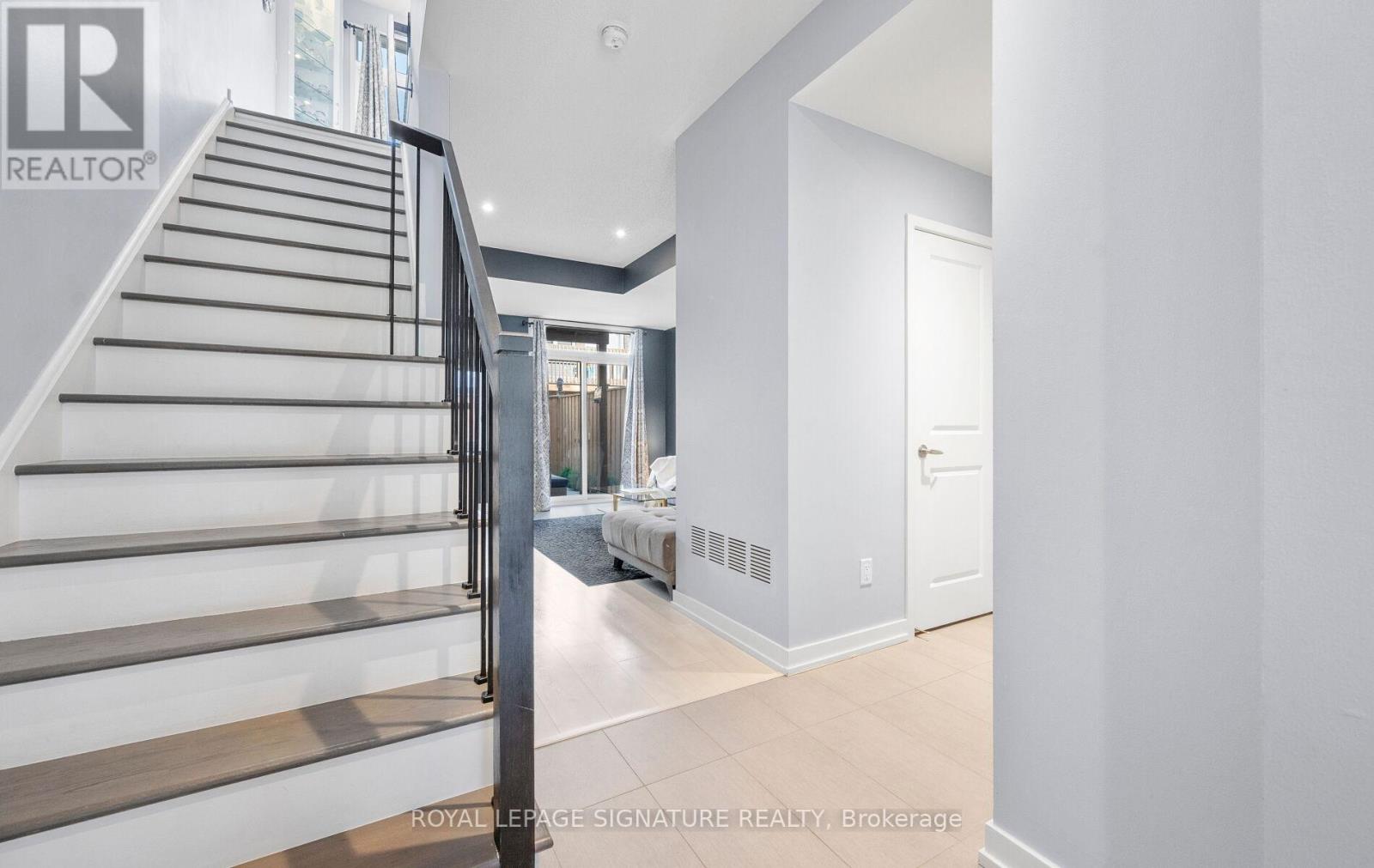 173 Sabina Drive, Oakville (Go Glenorchy), Ontario  L6H 0L4 - Photo 5 - W12446895