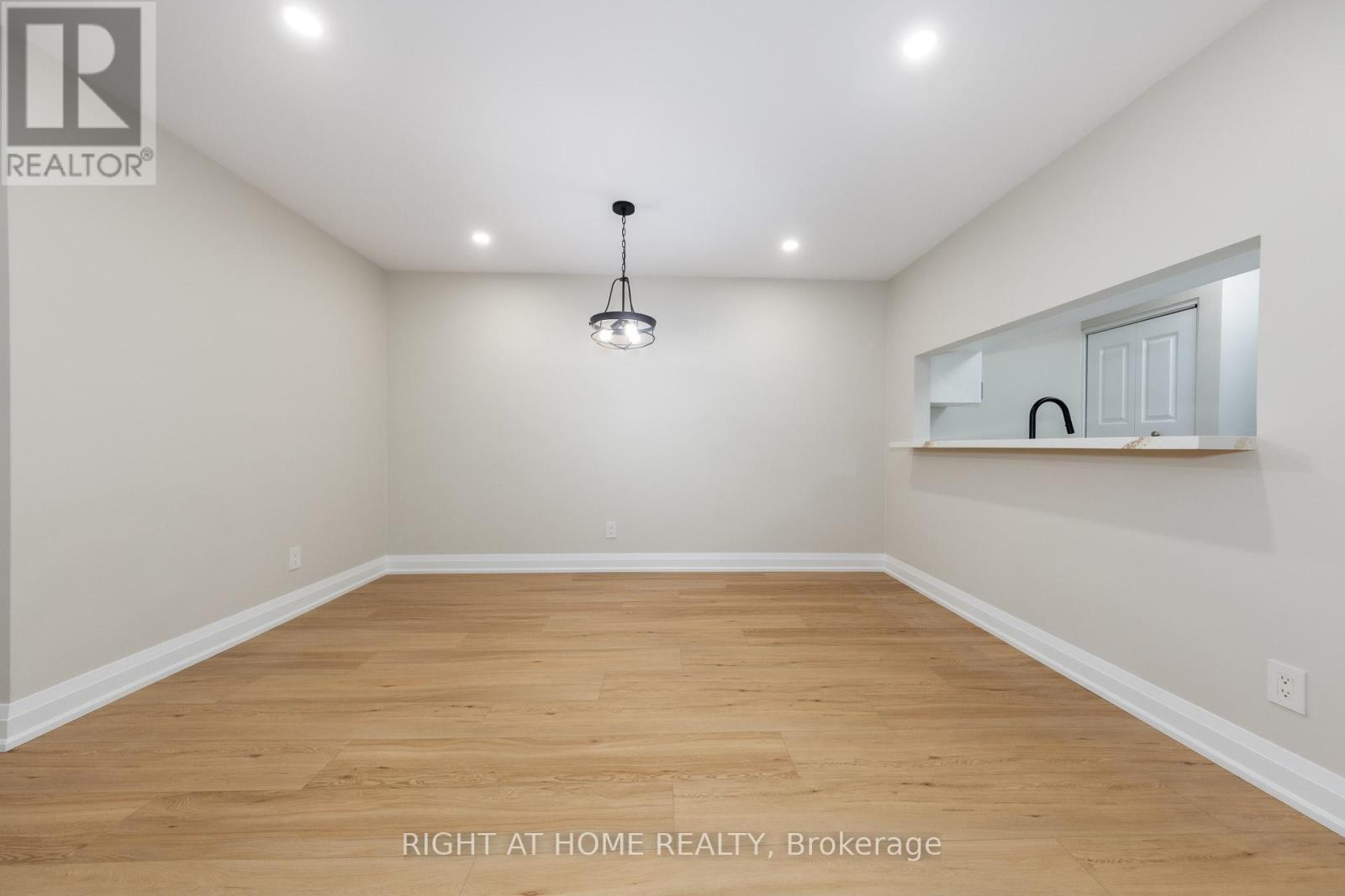 722 - 1450 Glen Abbey Gate, Oakville, Ontario  L6M 2V7 - Photo 8 - W12446908