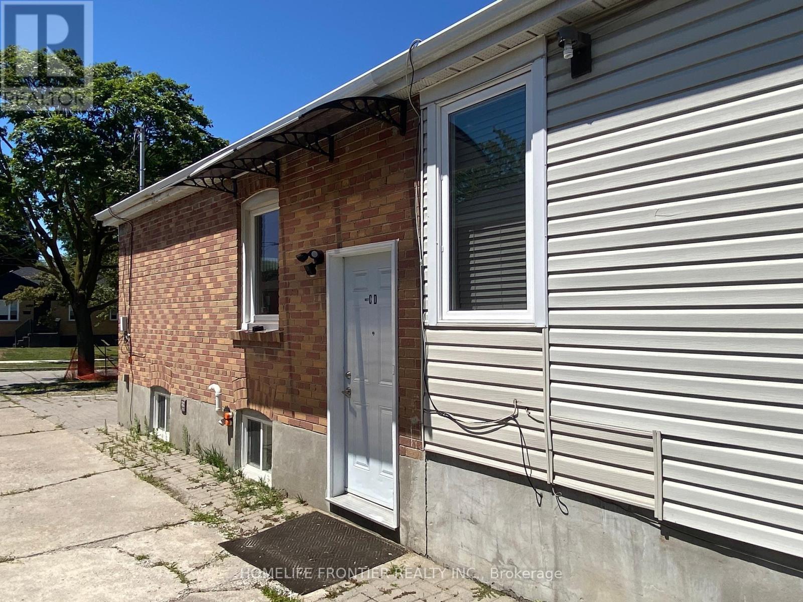 #d - 63 Lockerbie Avenue, Toronto, Ontario  M9N 3A3 - Photo 3 - W12446915