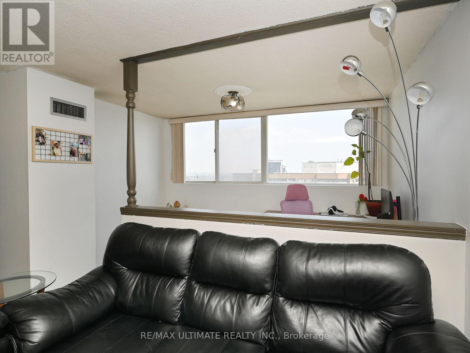 2101 - 3700 Kaneff Crescent, Mississauga, Ontario  L5A 4B8 - Photo 15 - W12446917