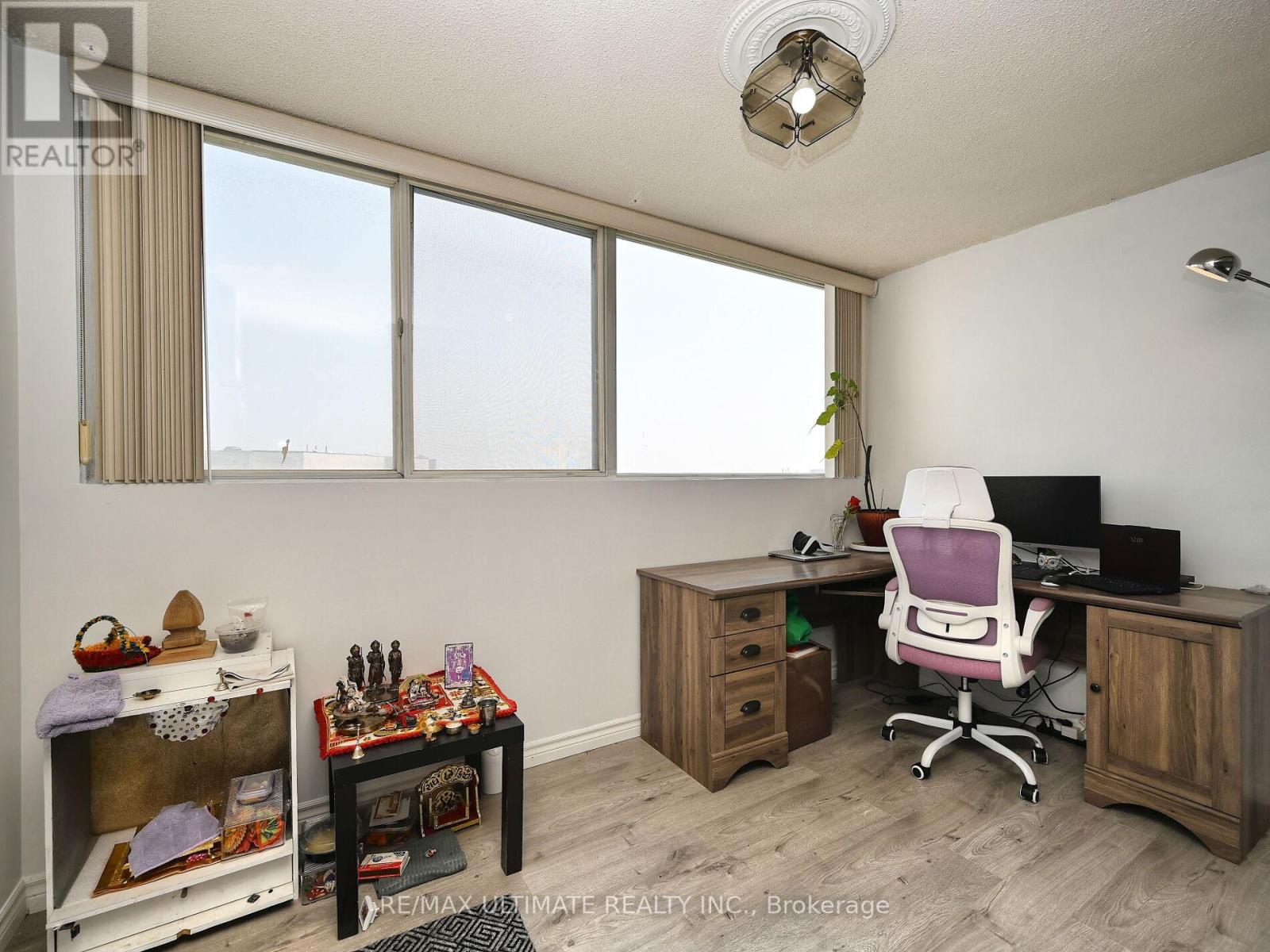 2101 - 3700 Kaneff Crescent, Mississauga, Ontario  L5A 4B8 - Photo 16 - W12446917