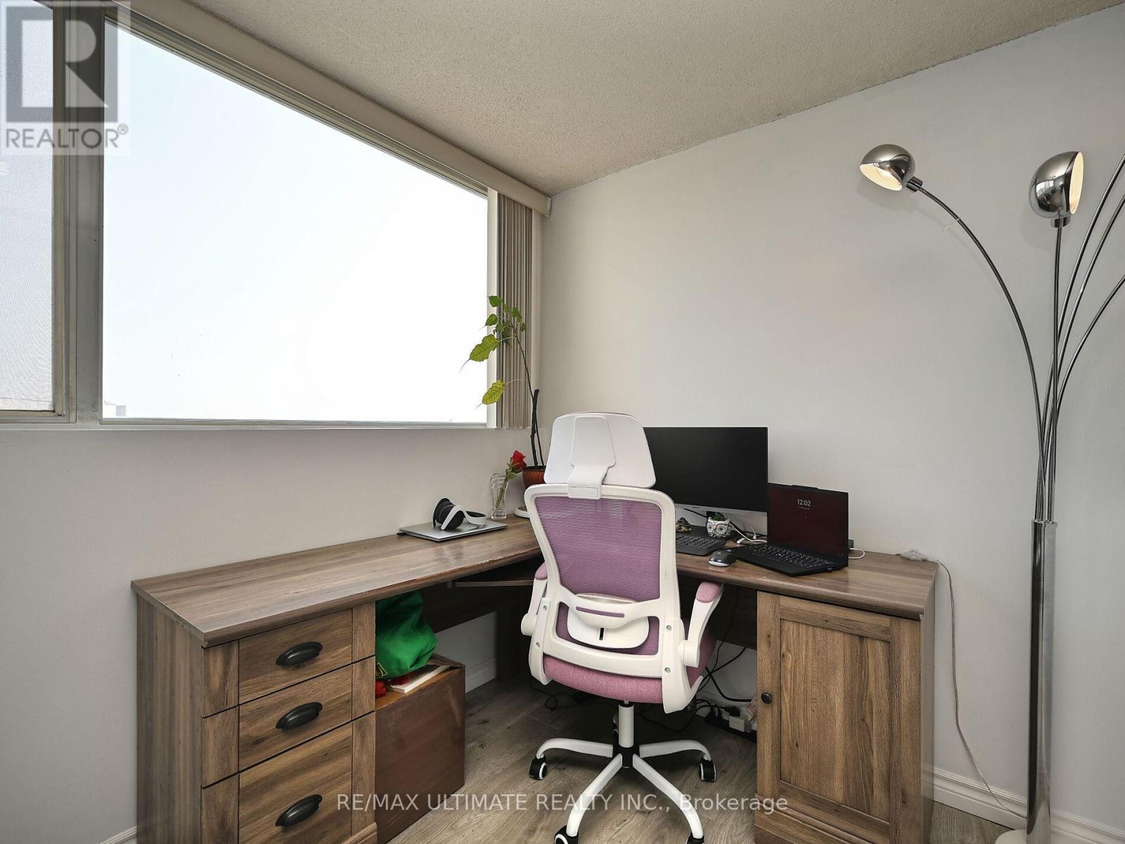 2101 - 3700 Kaneff Crescent, Mississauga, Ontario  L5A 4B8 - Photo 18 - W12446917