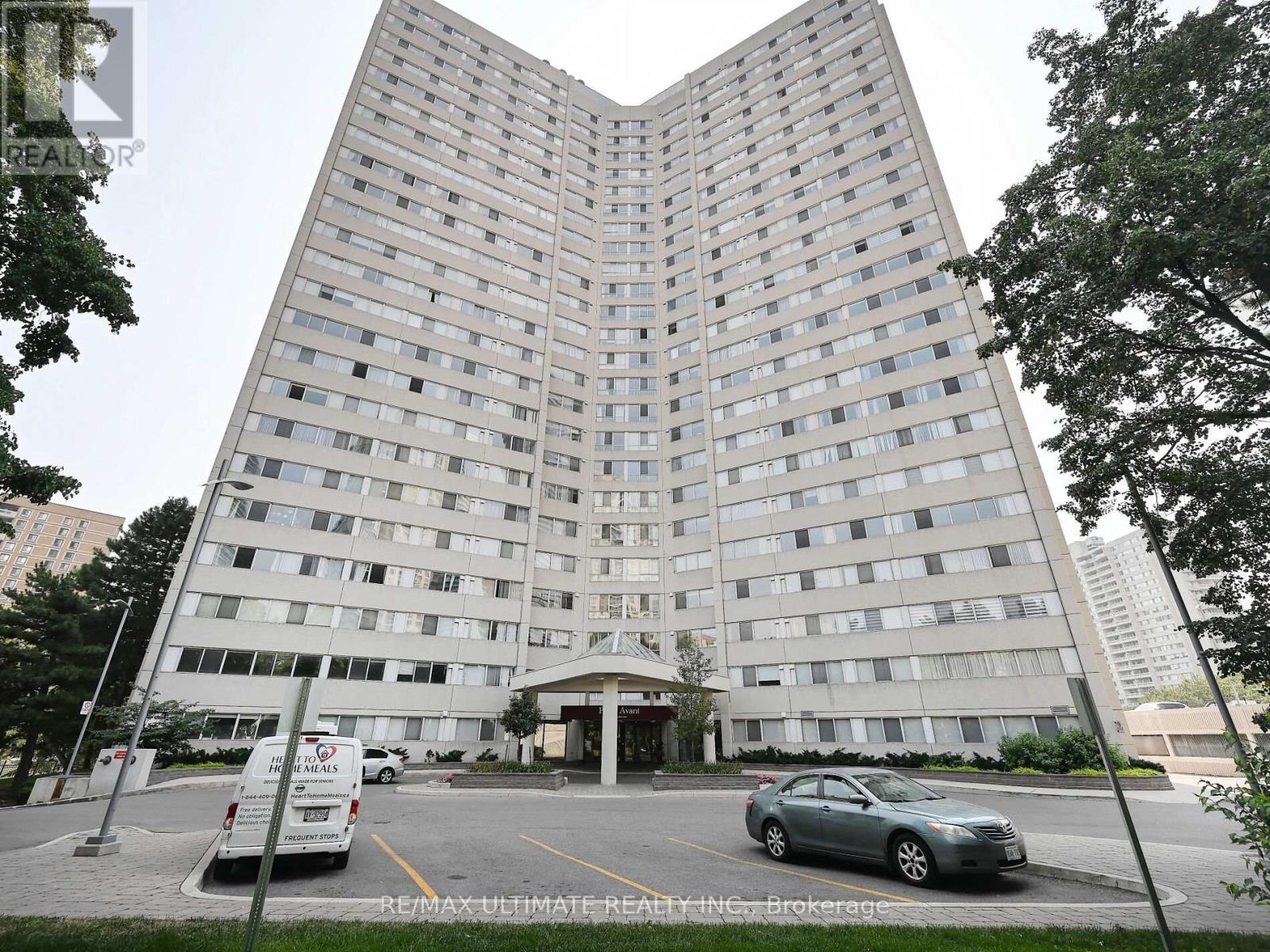 2101 - 3700 Kaneff Crescent, Mississauga, Ontario  L5A 4B8 - Photo 2 - W12446917