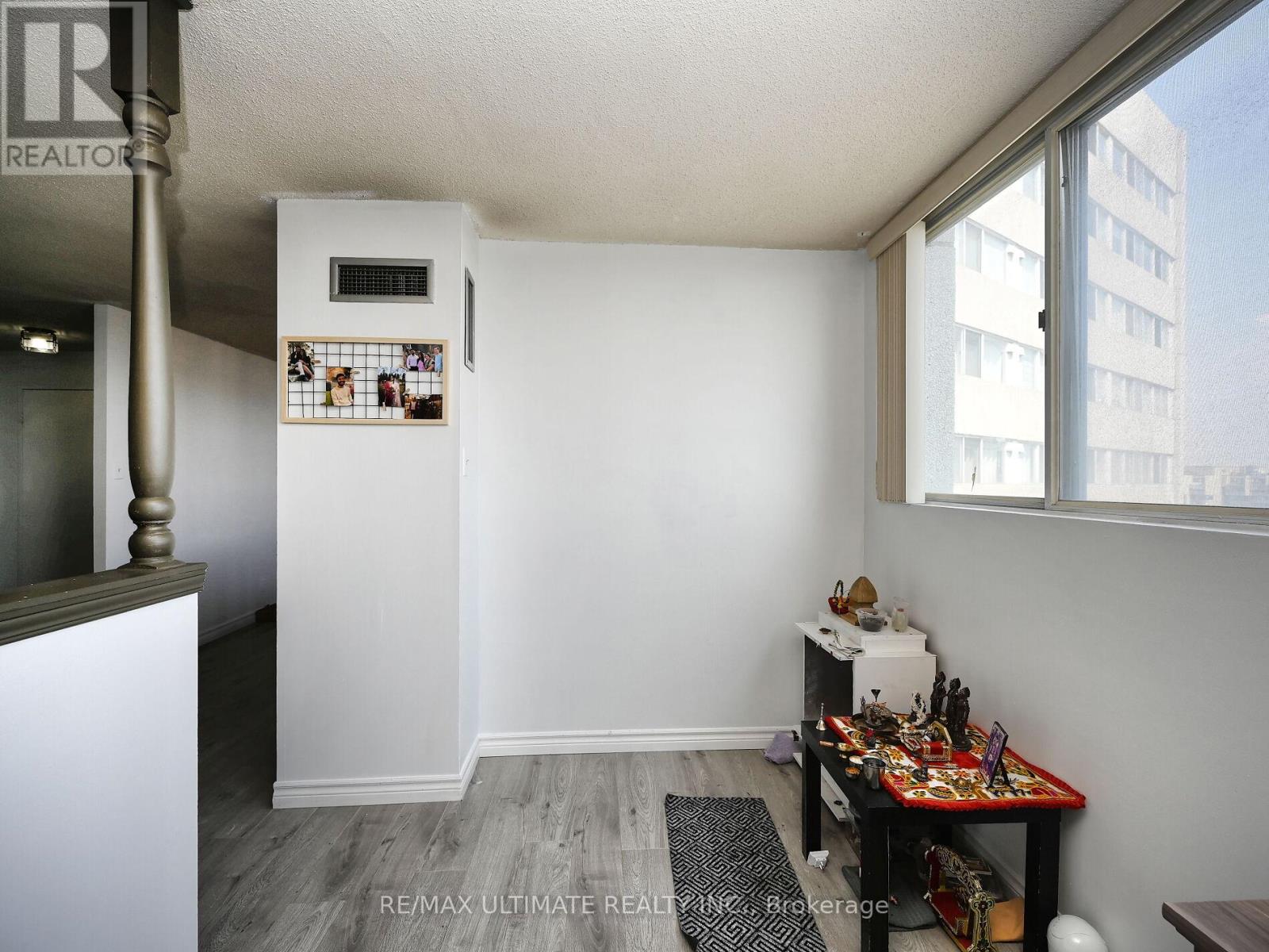 2101 - 3700 Kaneff Crescent, Mississauga, Ontario  L5A 4B8 - Photo 20 - W12446917