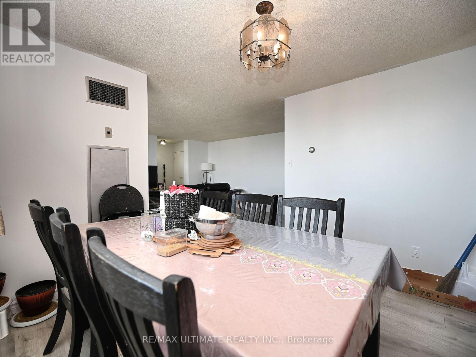 2101 - 3700 Kaneff Crescent, Mississauga, Ontario  L5A 4B8 - Photo 23 - W12446917