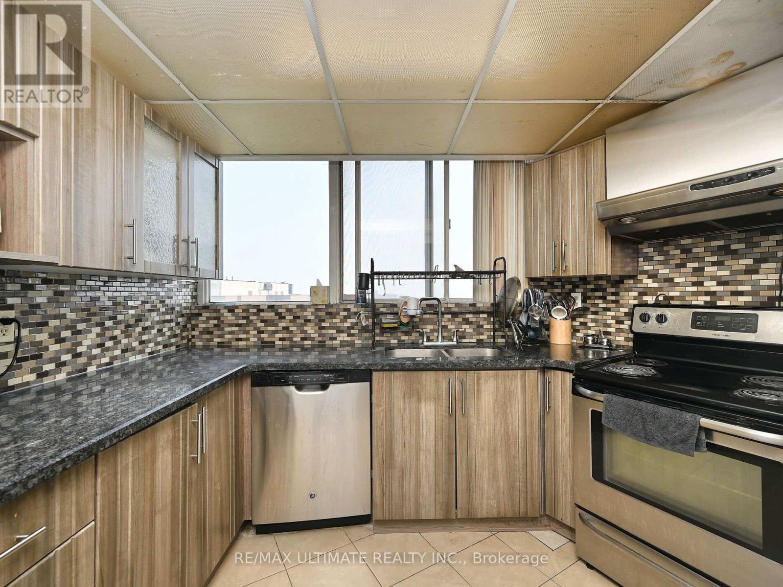 2101 - 3700 Kaneff Crescent, Mississauga, Ontario  L5A 4B8 - Photo 25 - W12446917