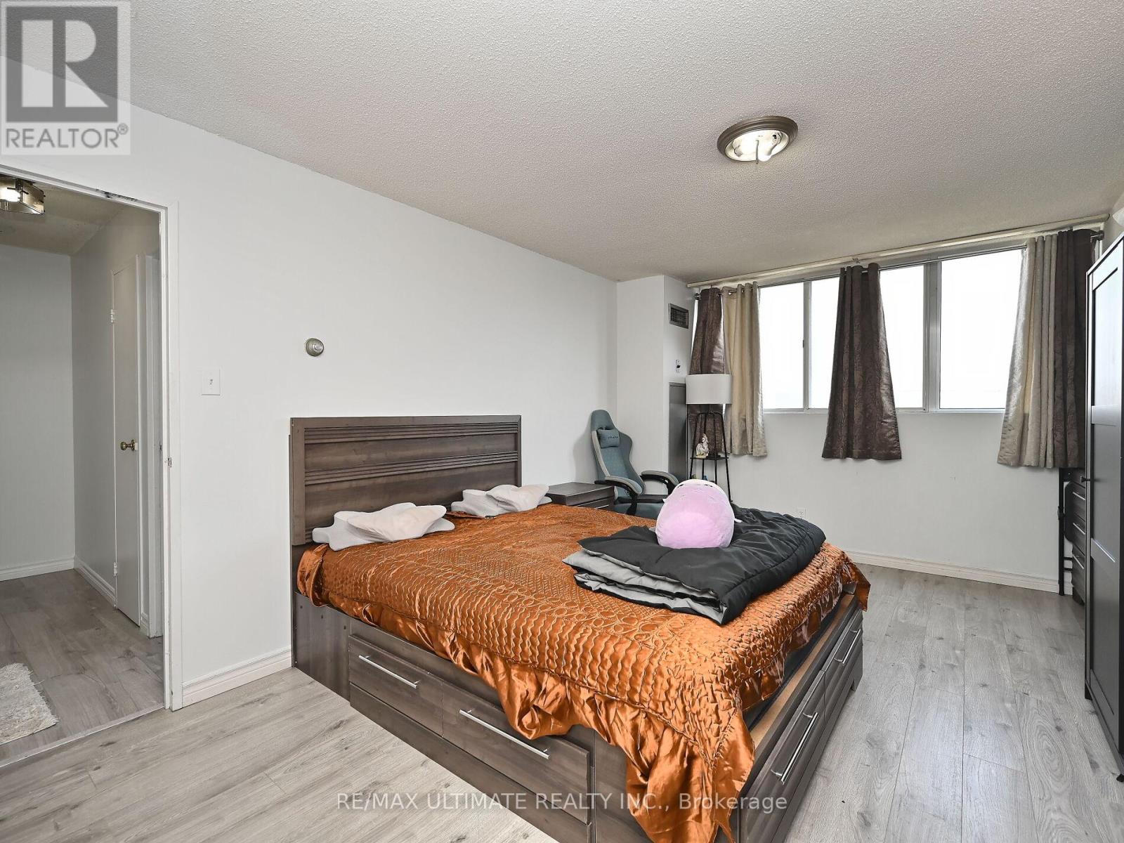 2101 - 3700 Kaneff Crescent, Mississauga, Ontario  L5A 4B8 - Photo 30 - W12446917