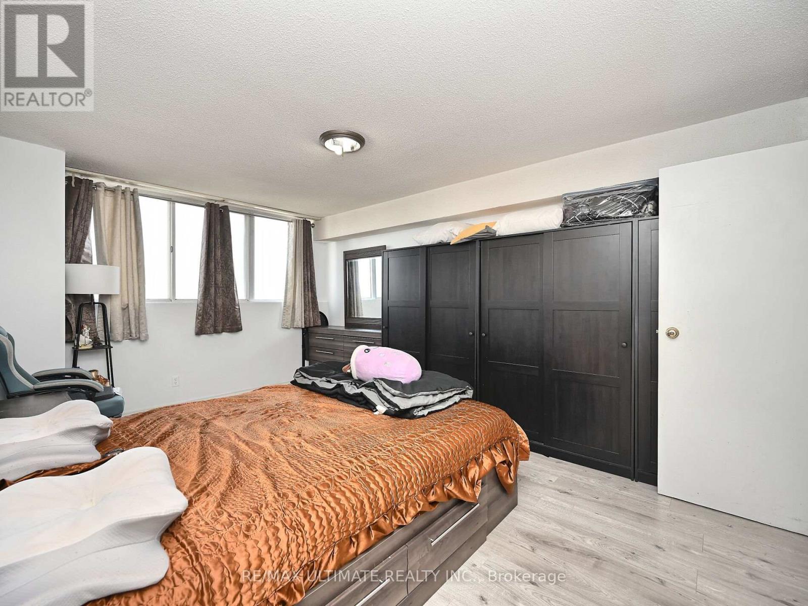 2101 - 3700 Kaneff Crescent, Mississauga, Ontario  L5A 4B8 - Photo 32 - W12446917