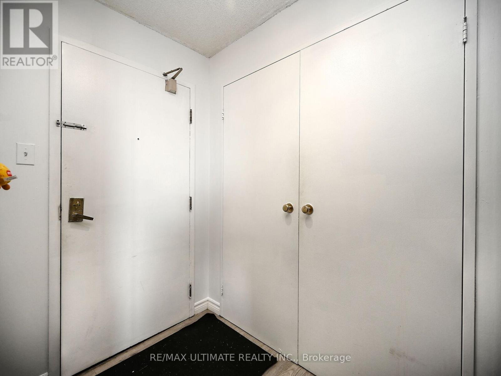 2101 - 3700 Kaneff Crescent, Mississauga, Ontario  L5A 4B8 - Photo 7 - W12446917