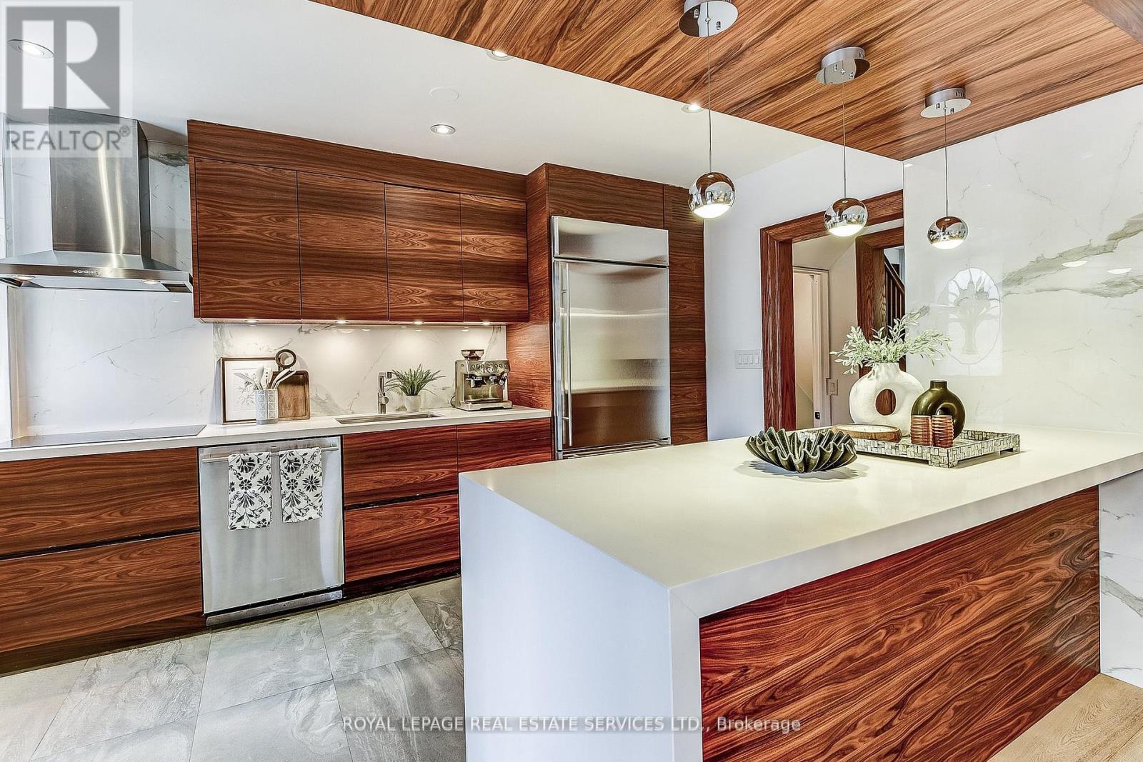 16 Larkin Avenue, Toronto, Ontario  M6S 1L8 - Photo 16 - W12446936