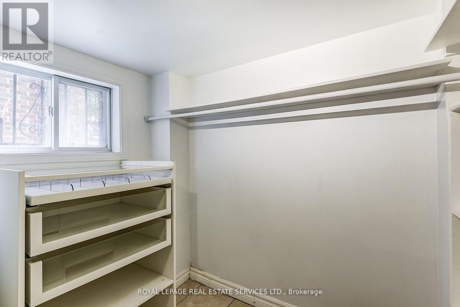 16 Larkin Avenue, Toronto, Ontario  M6S 1L8 - Photo 36 - W12446936