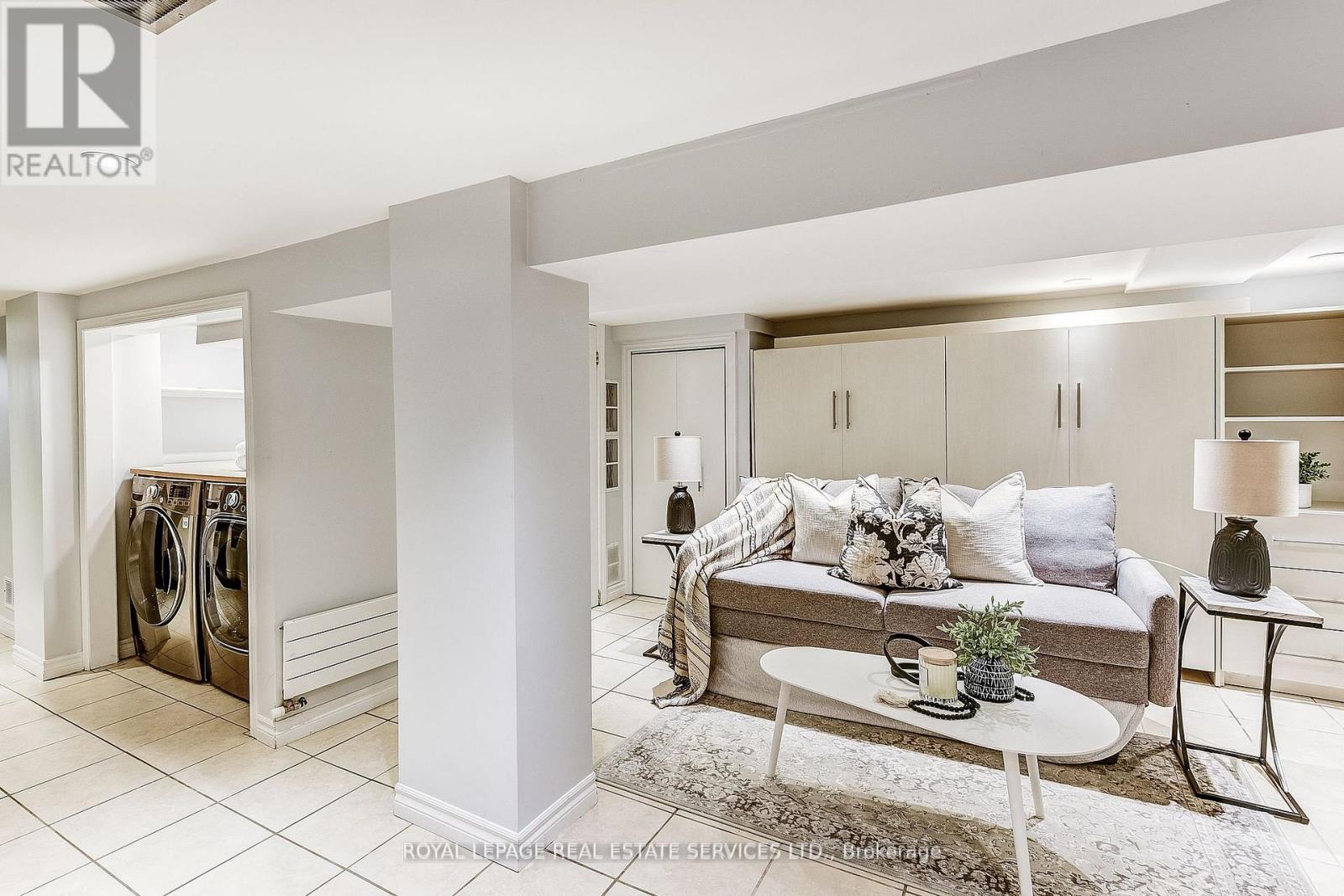 16 Larkin Avenue, Toronto, Ontario  M6S 1L8 - Photo 42 - W12446936