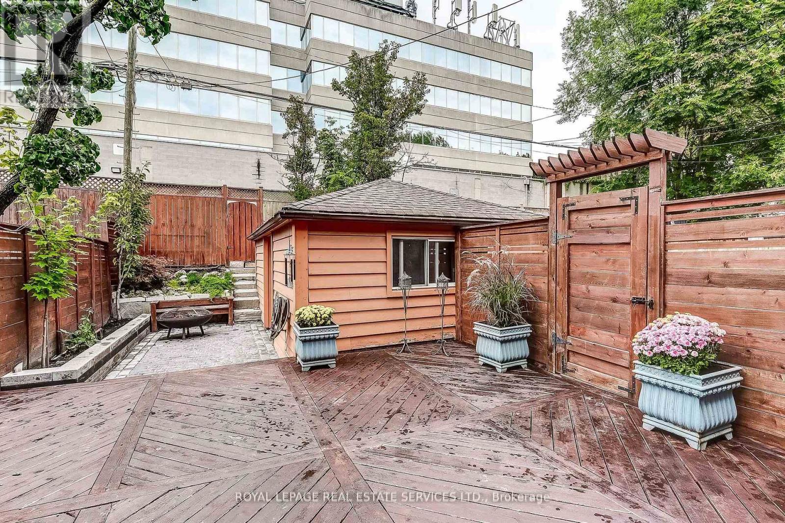 16 Larkin Avenue, Toronto, Ontario  M6S 1L8 - Photo 45 - W12446936