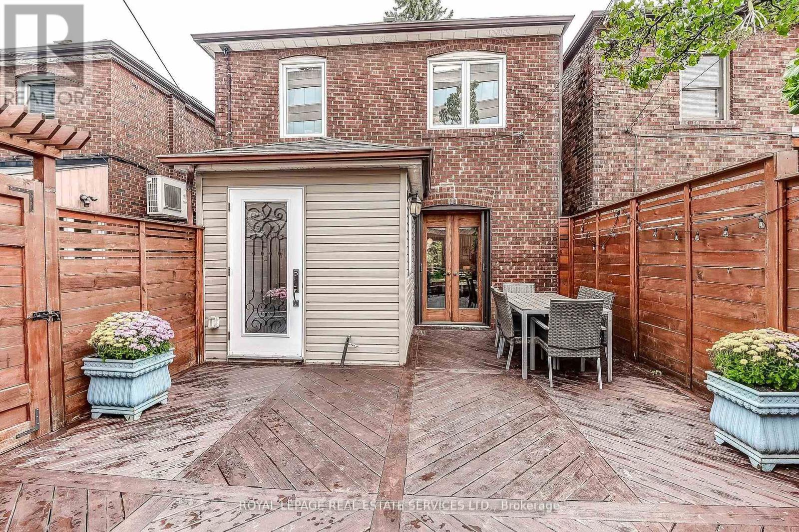16 Larkin Avenue, Toronto, Ontario  M6S 1L8 - Photo 46 - W12446936