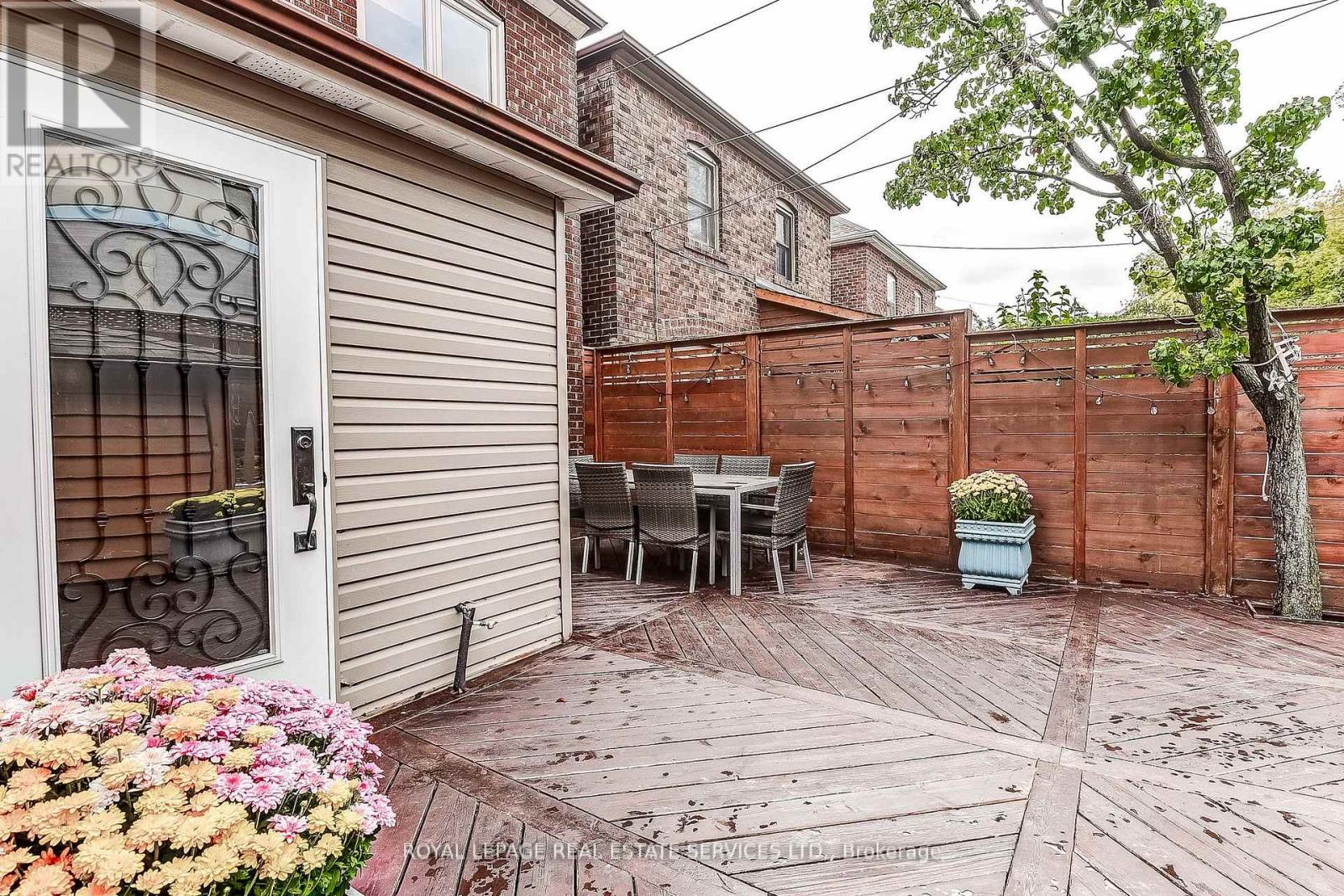 16 Larkin Avenue, Toronto, Ontario  M6S 1L8 - Photo 50 - W12446936