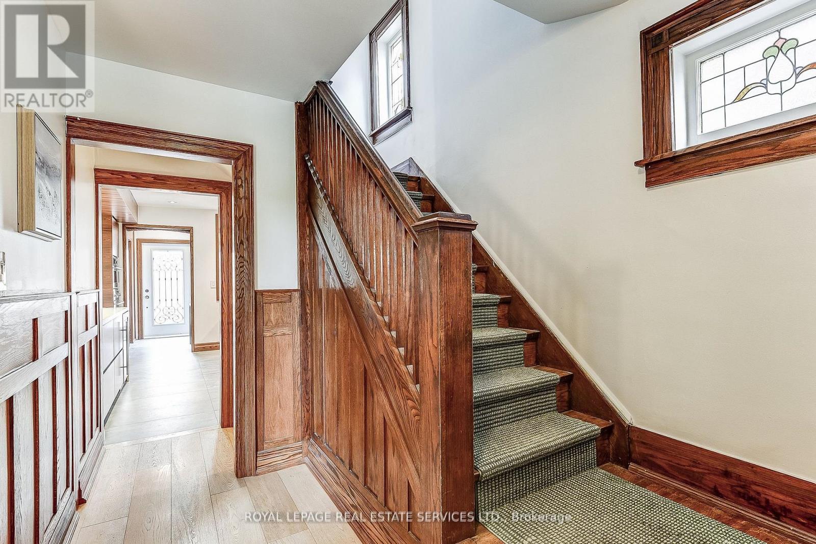16 Larkin Avenue, Toronto, Ontario  M6S 1L8 - Photo 7 - W12446936