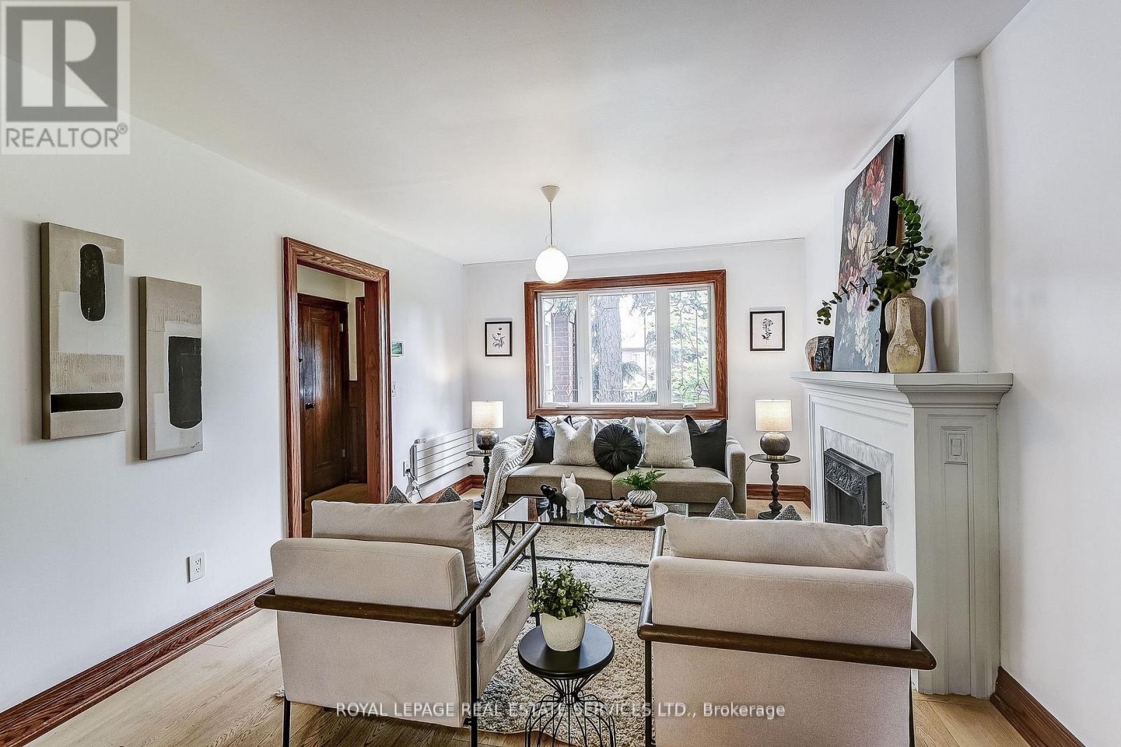 16 Larkin Avenue, Toronto, Ontario  M6S 1L8 - Photo 8 - W12446936