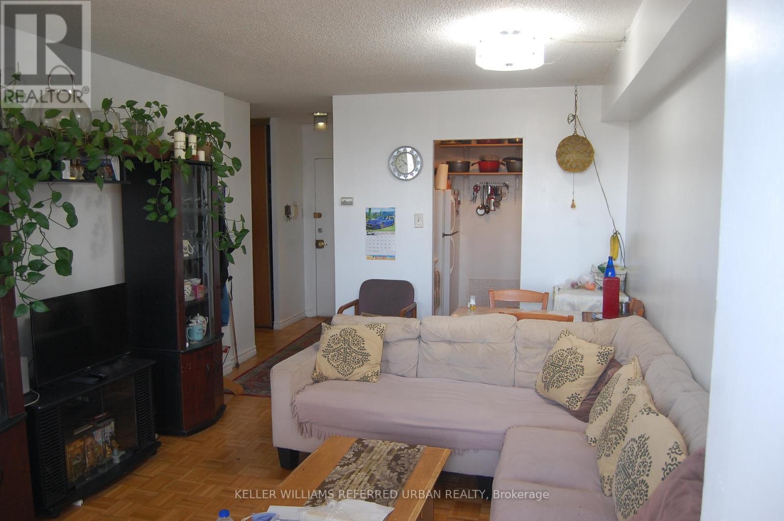 907 - 50 Lotherton Pathway, Toronto (Yorkdale-Glen Park), Ontario  M6B 2G8 - Photo 10 - W12446952