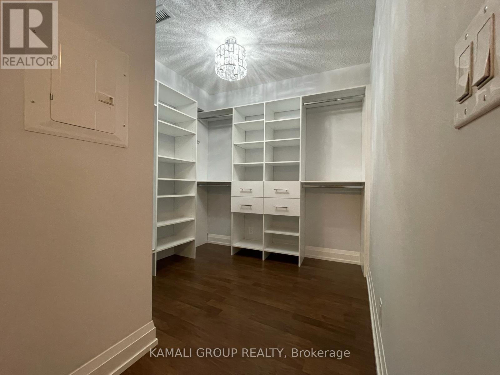 609 - 1070 Sheppard Avenue W, Toronto, Ontario  M3J 0G8 - Photo 10 - W12446954