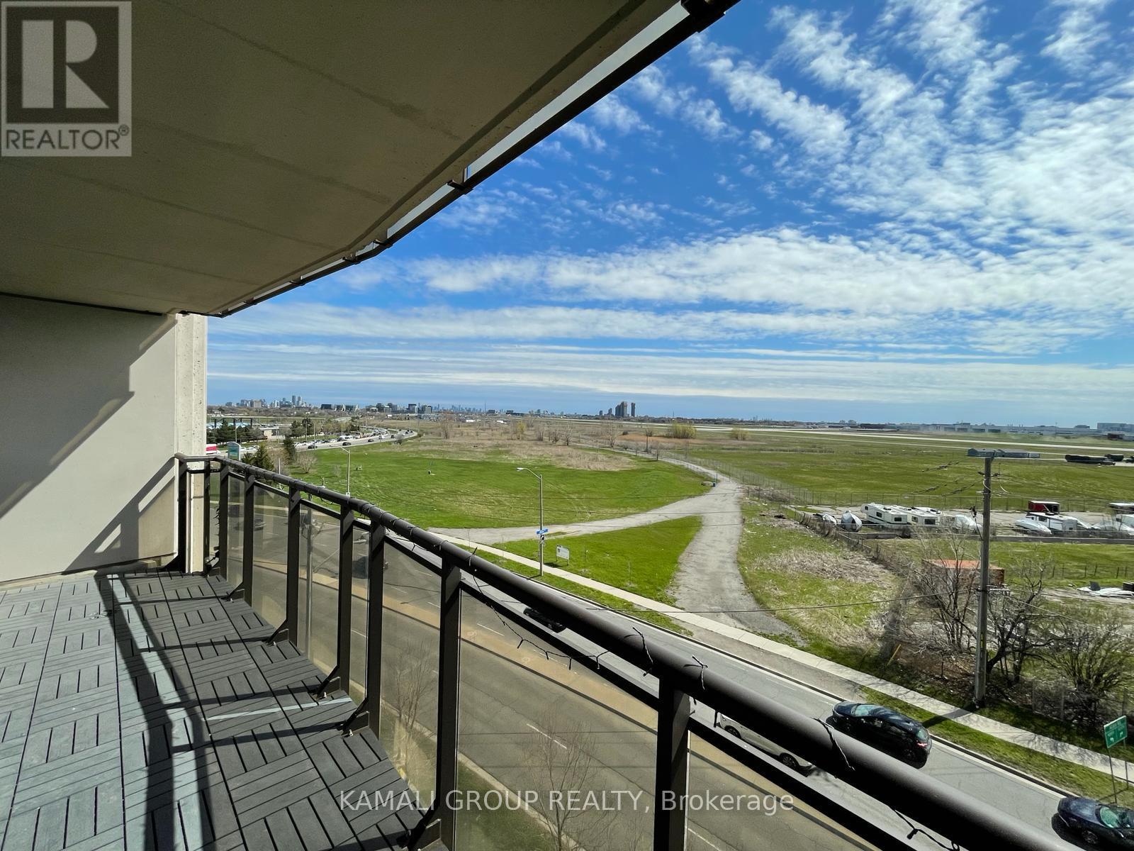 609 - 1070 Sheppard Avenue W, Toronto, Ontario  M3J 0G8 - Photo 3 - W12446954