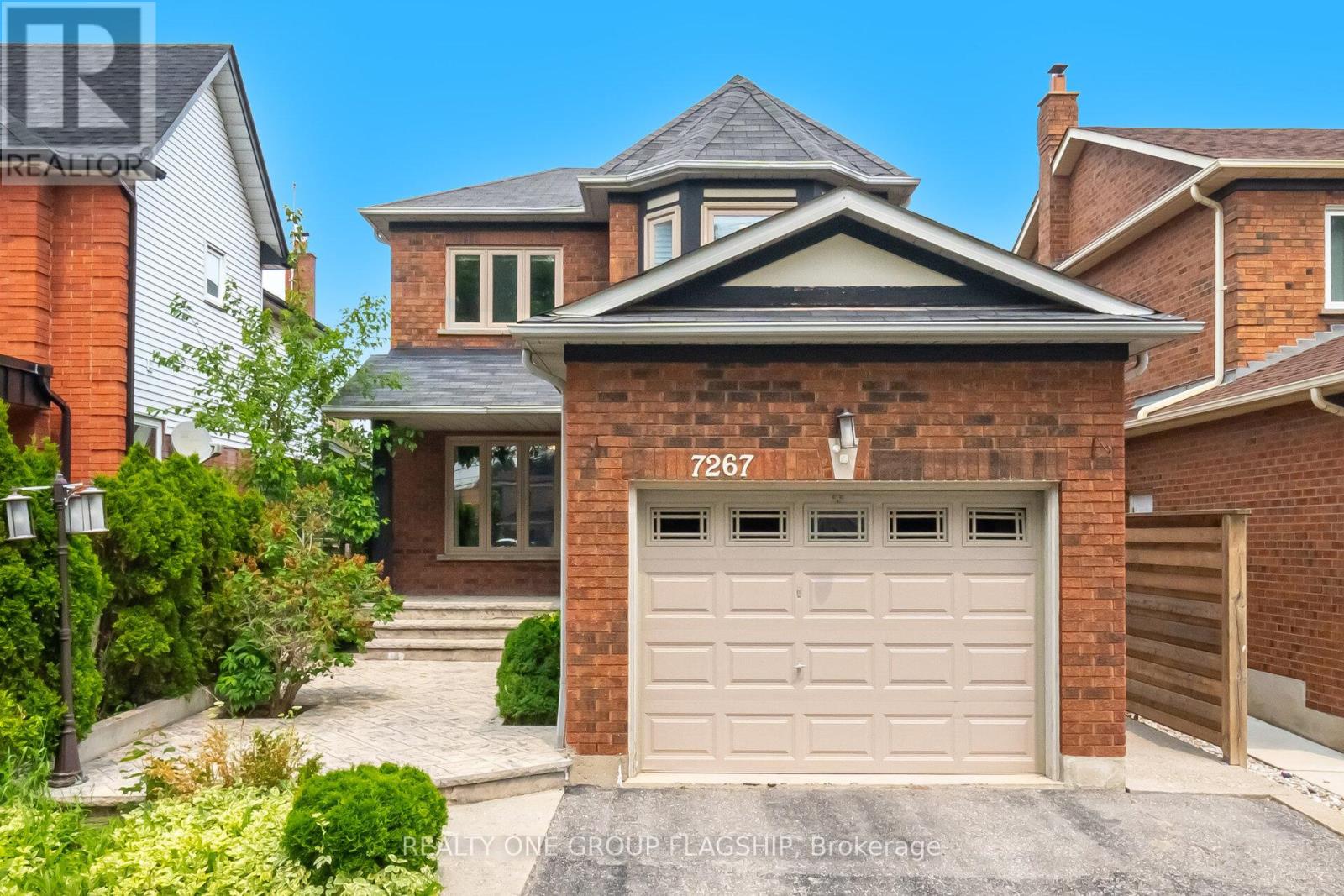 7267 Windbreak Court, Mississauga (Meadowvale), Ontario  L5N 6K6 - Photo 2 - W12446966