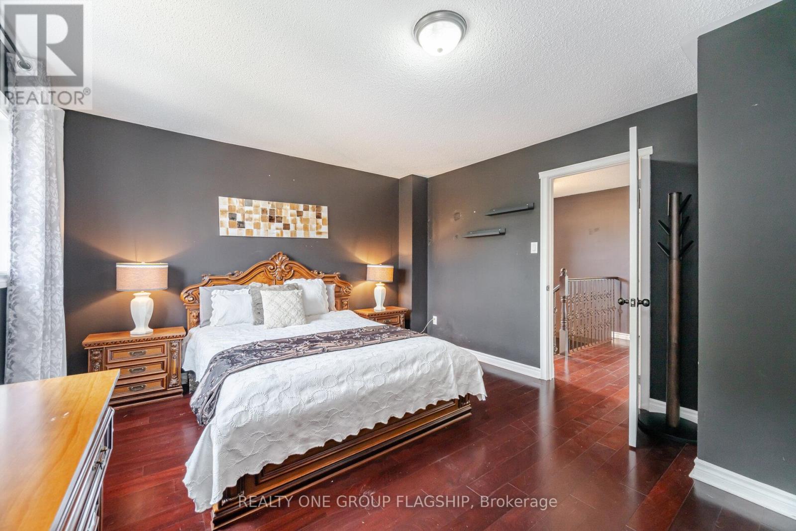 7267 Windbreak Court, Mississauga (Meadowvale), Ontario  L5N 6K6 - Photo 24 - W12446966