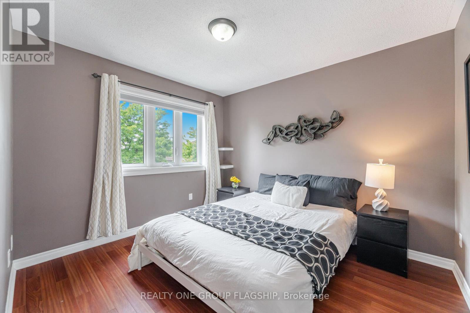 7267 Windbreak Court, Mississauga (Meadowvale), Ontario  L5N 6K6 - Photo 30 - W12446966