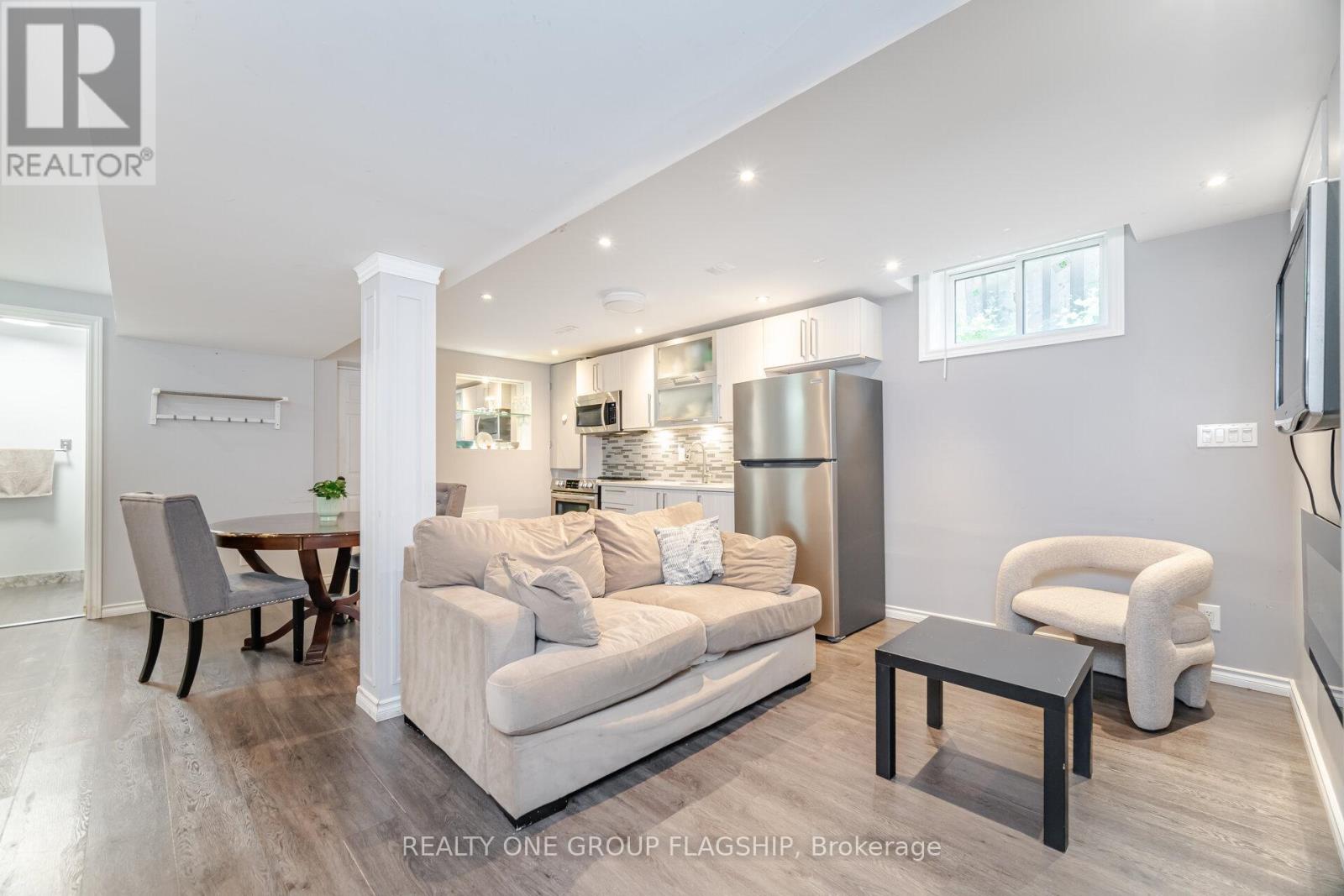 7267 Windbreak Court, Mississauga (Meadowvale), Ontario  L5N 6K6 - Photo 41 - W12446966