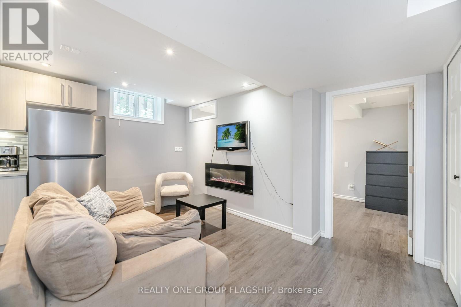 7267 Windbreak Court, Mississauga (Meadowvale), Ontario  L5N 6K6 - Photo 42 - W12446966
