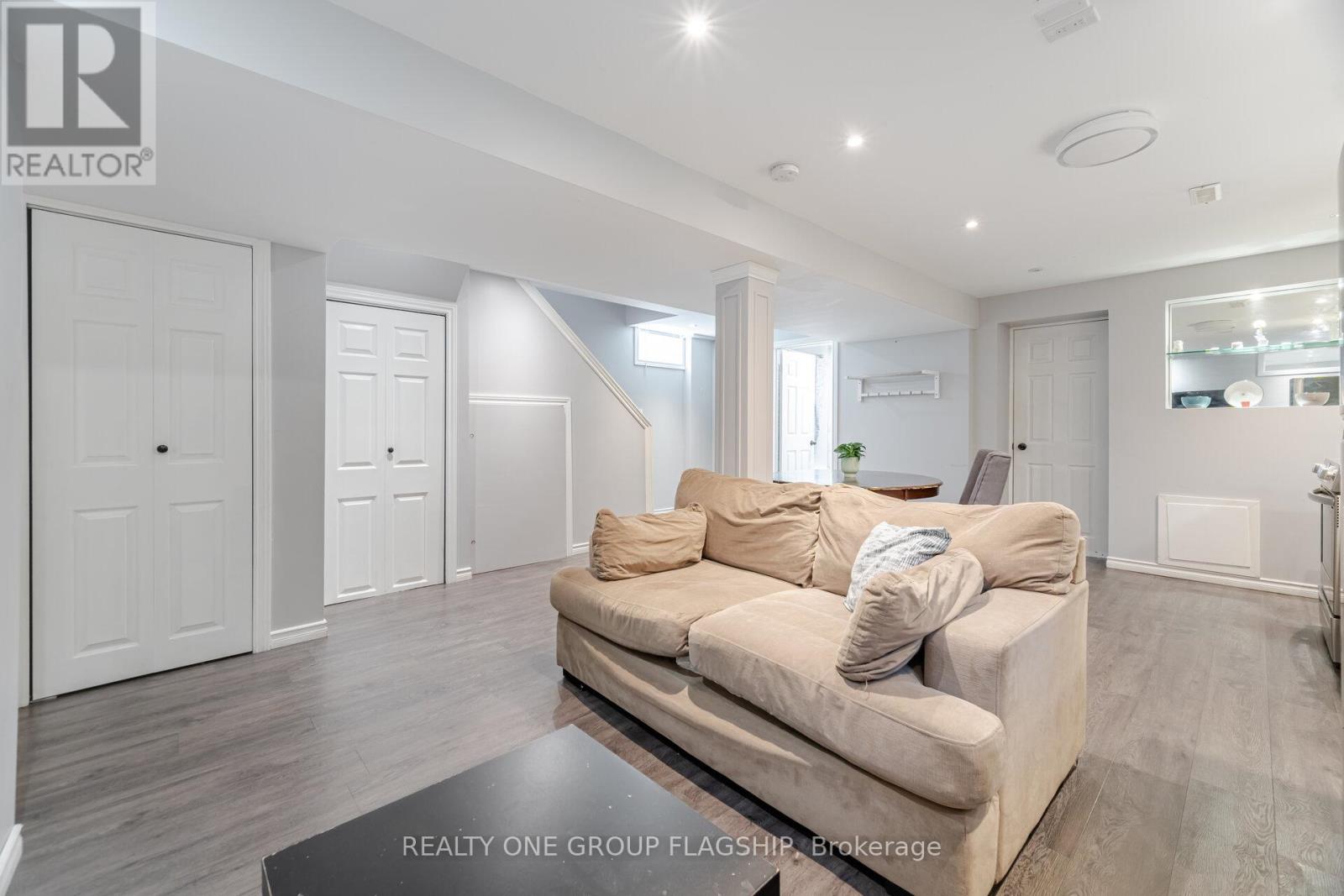 7267 Windbreak Court, Mississauga (Meadowvale), Ontario  L5N 6K6 - Photo 43 - W12446966