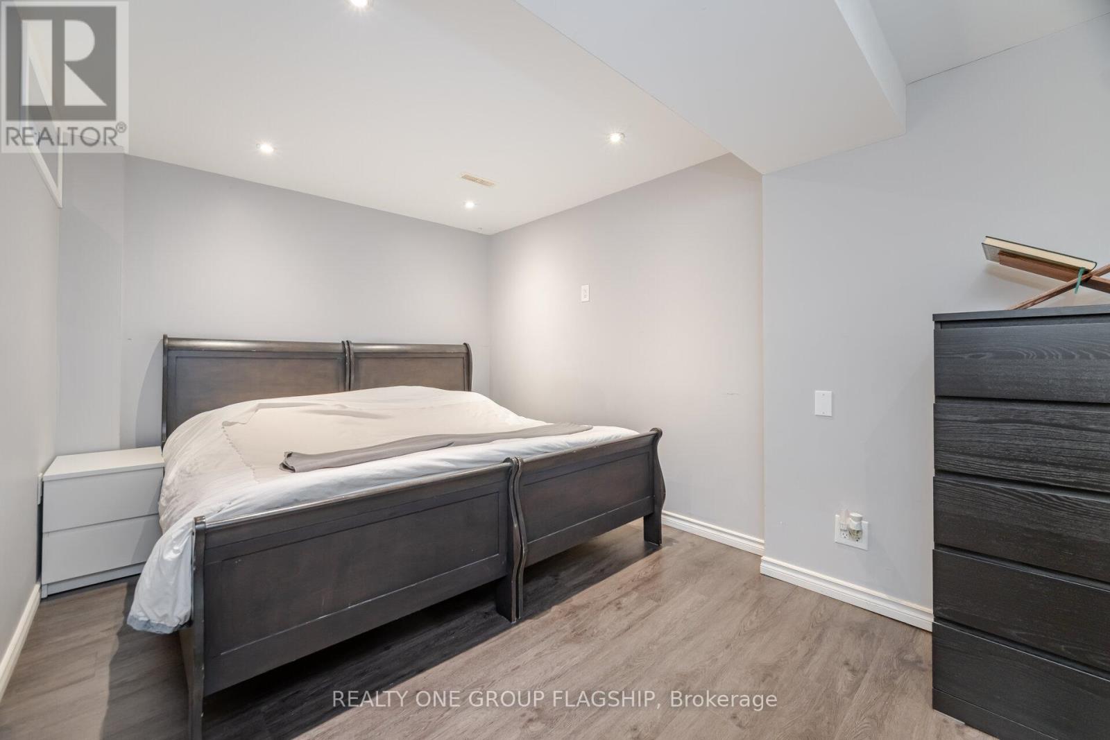 7267 Windbreak Court, Mississauga (Meadowvale), Ontario  L5N 6K6 - Photo 44 - W12446966