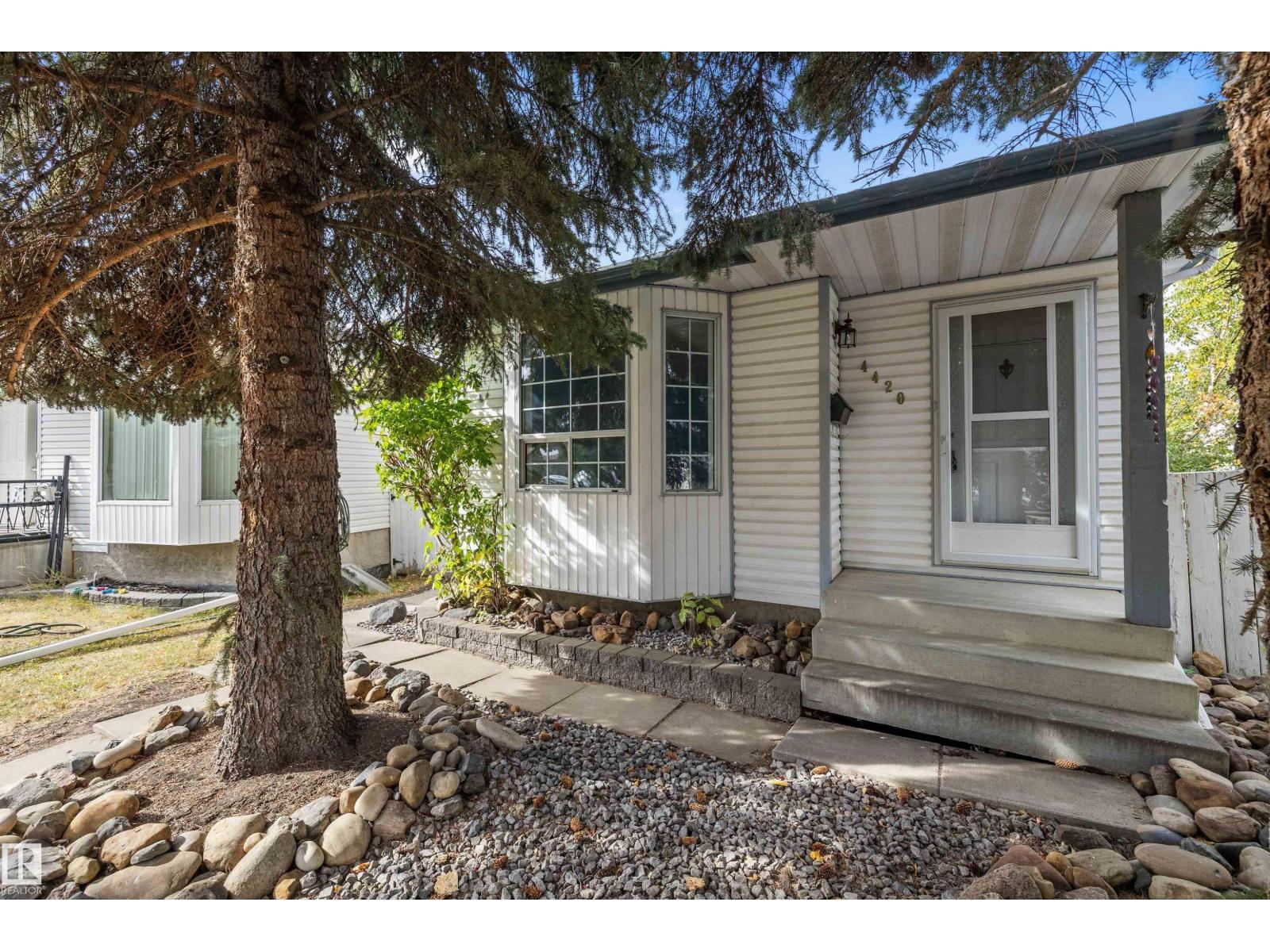 4420 36a St Nw, Edmonton, Alberta  T6L 6K5 - Photo 2 - E4461003