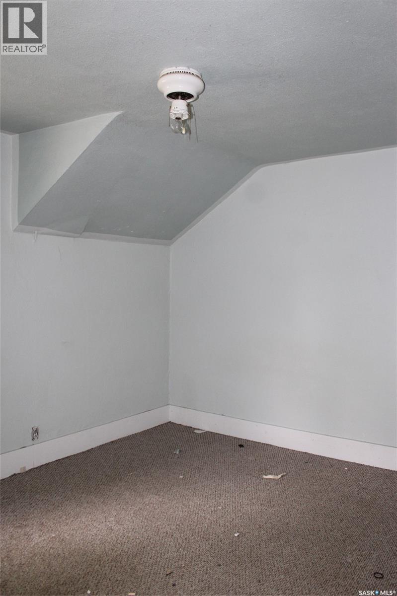 423 2nd Street W, Shaunavon, Saskatchewan  S0N 2M0 - Photo 9 - SK020182