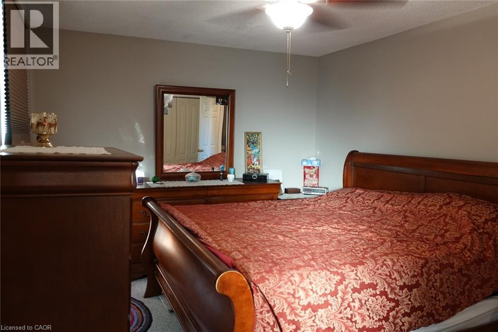 5475 Lakeshore Road Unit# 9, Burlington, Ontario  L7L 1E1 - Photo 18 - 40776174