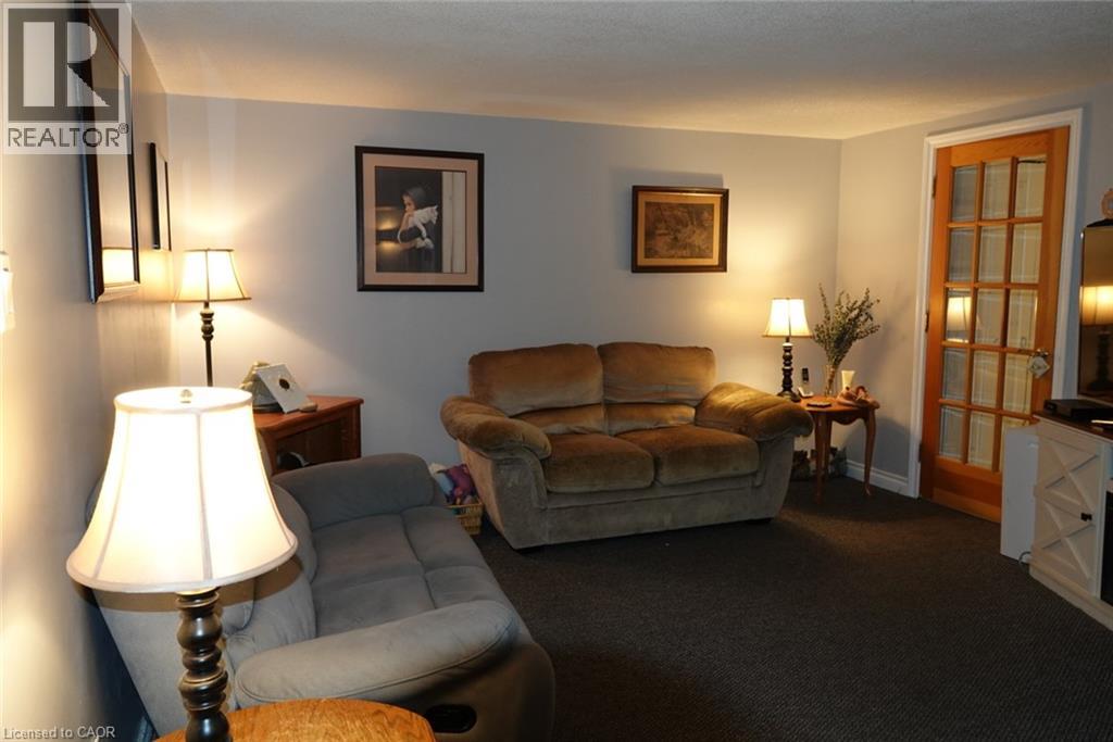 5475 Lakeshore Road Unit# 9, Burlington, Ontario  L7L 1E1 - Photo 22 - 40776174