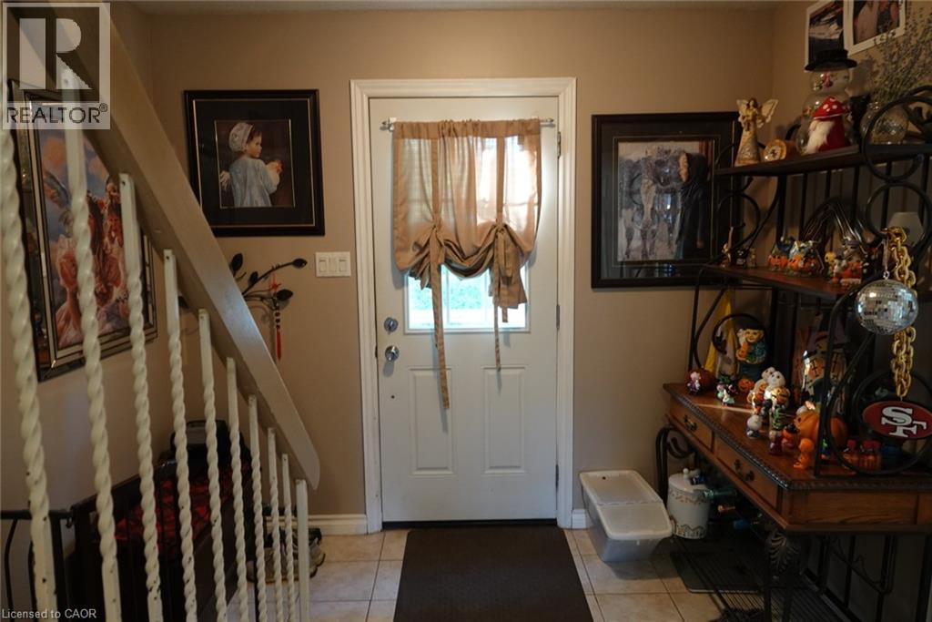 5475 Lakeshore Road Unit# 9, Burlington, Ontario  L7L 1E1 - Photo 5 - 40776174