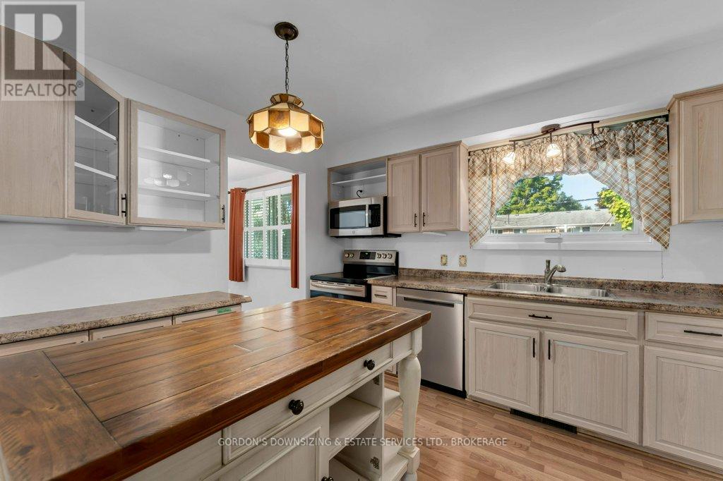 869 Haverhill Drive, Kingston, Ontario  K7M 4V1 - Photo 12 - X12447136