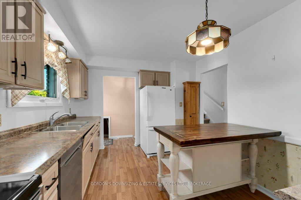 869 Haverhill Drive, Kingston, Ontario  K7M 4V1 - Photo 13 - X12447136