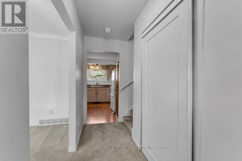 869 Haverhill Drive, Kingston, Ontario  K7M 4V1 - Photo 4 - X12447136