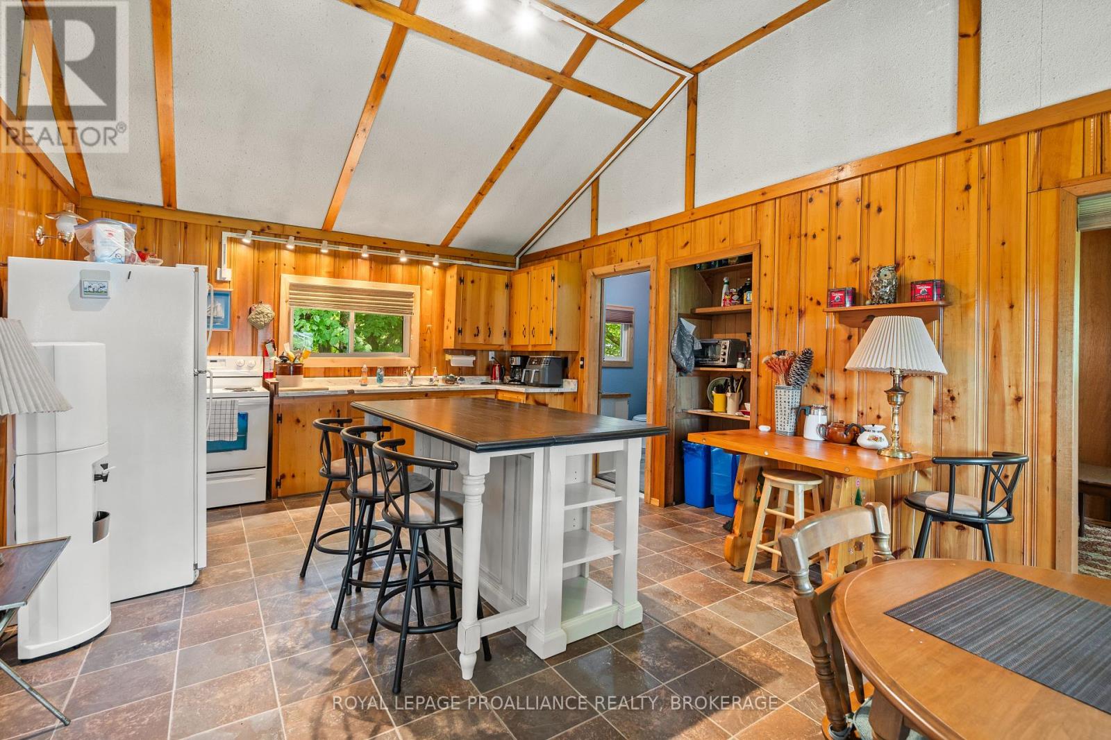 1057 Marble Lake Road, Frontenac, Ontario  K0H 1K0 - Photo 16 - X12447154