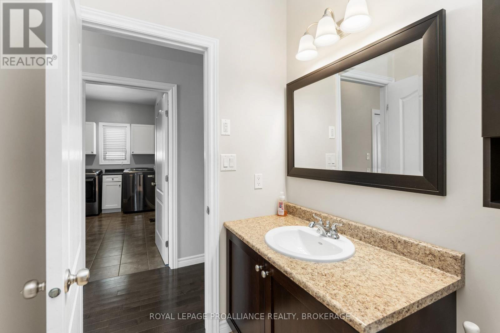 1105 Crossfield Avenue, Kingston, Ontario  K7P 0G7 - Photo 11 - X12447196