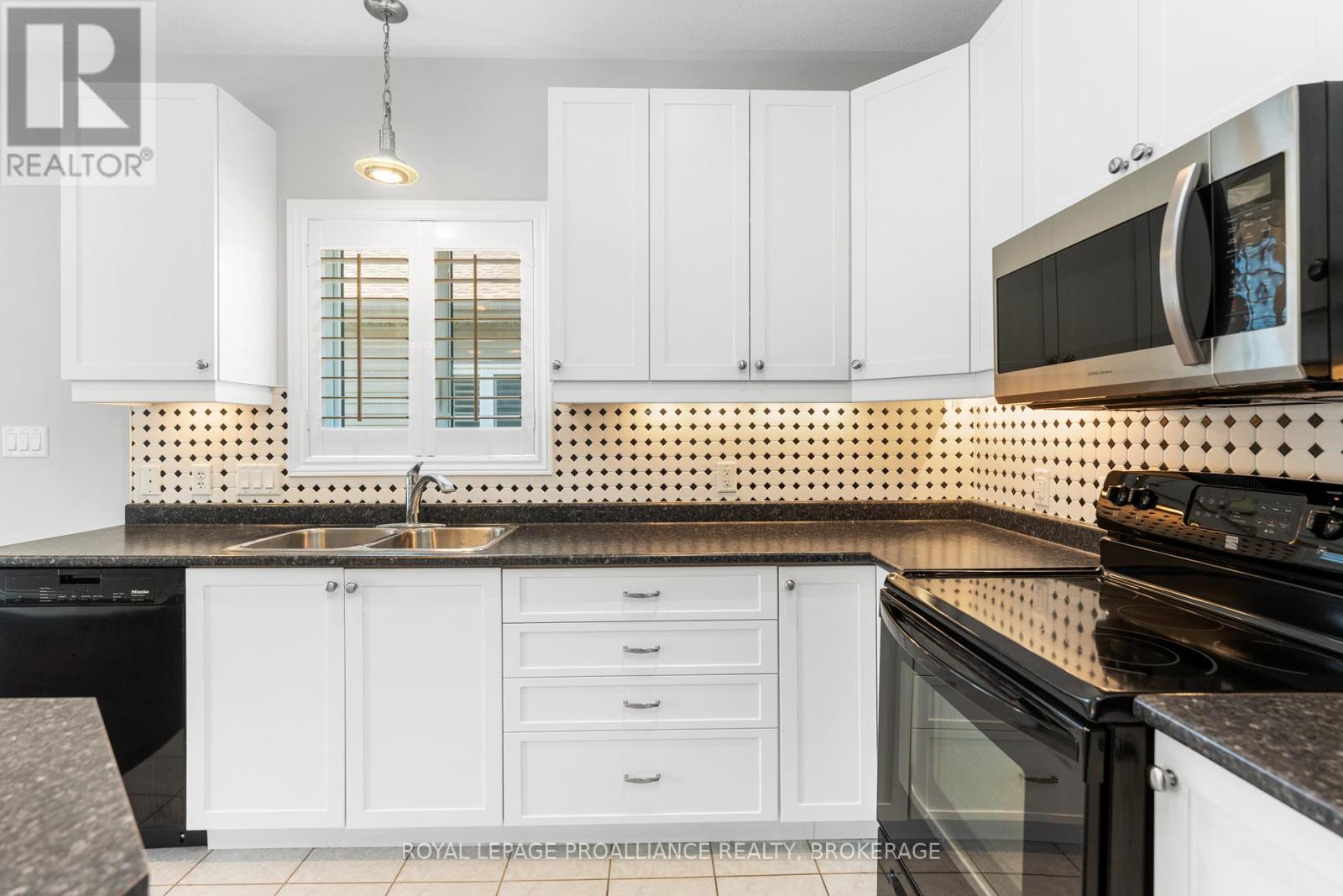 1105 Crossfield Avenue, Kingston, Ontario  K7P 0G7 - Photo 17 - X12447196