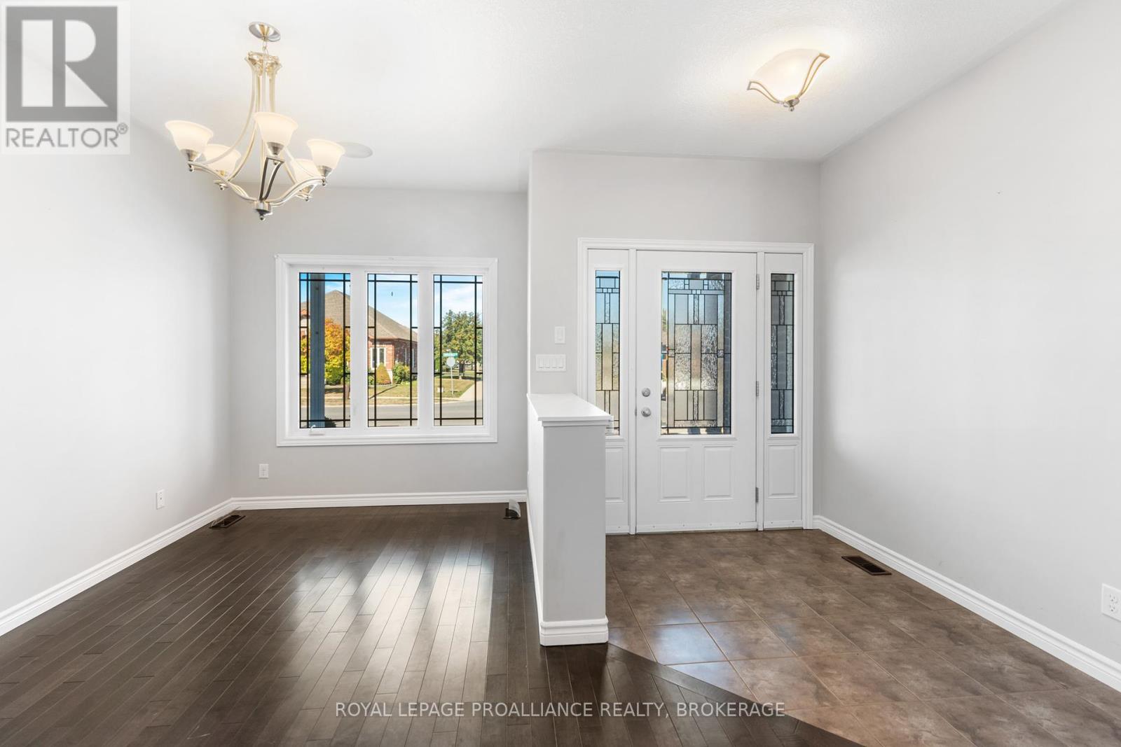 1105 Crossfield Avenue, Kingston, Ontario  K7P 0G7 - Photo 5 - X12447196