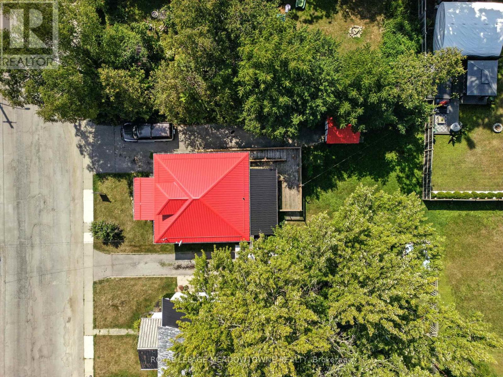 15 Church Street E, Norfolk (Waterford), Ontario  N0E 1Y0 - Photo 4 - X12446787