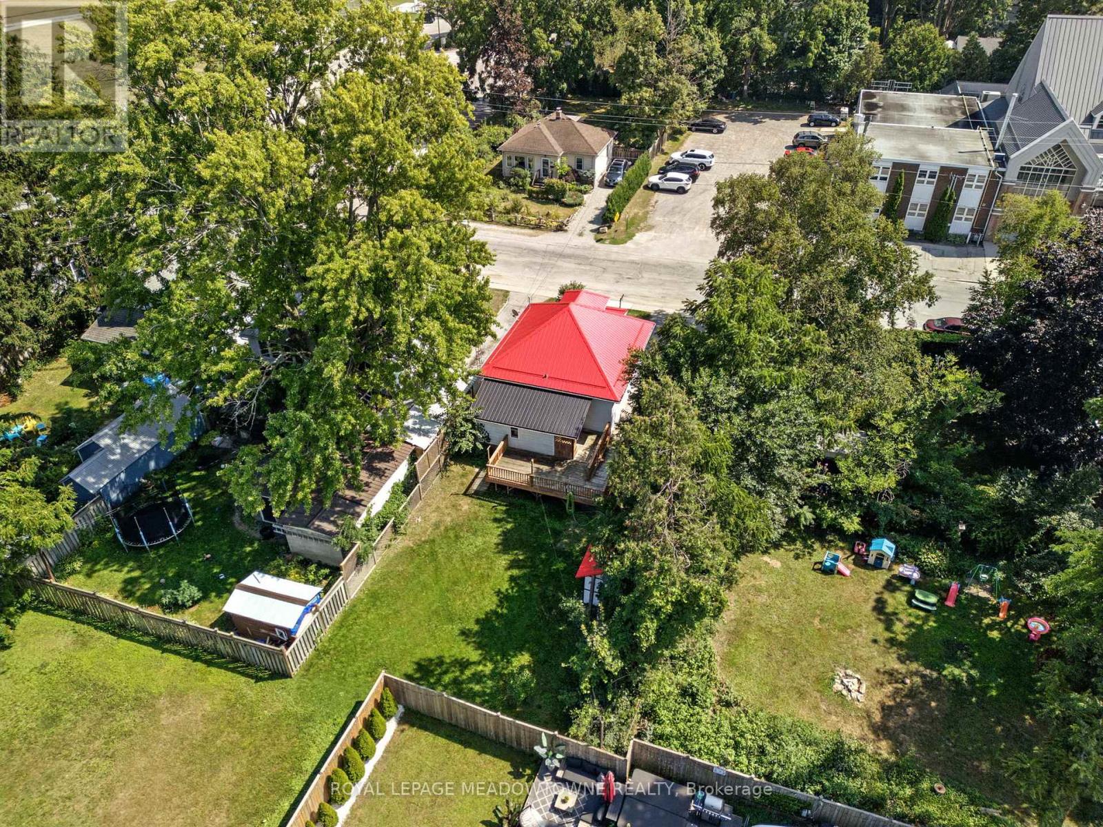 15 Church Street E, Norfolk (Waterford), Ontario  N0E 1Y0 - Photo 5 - X12446787