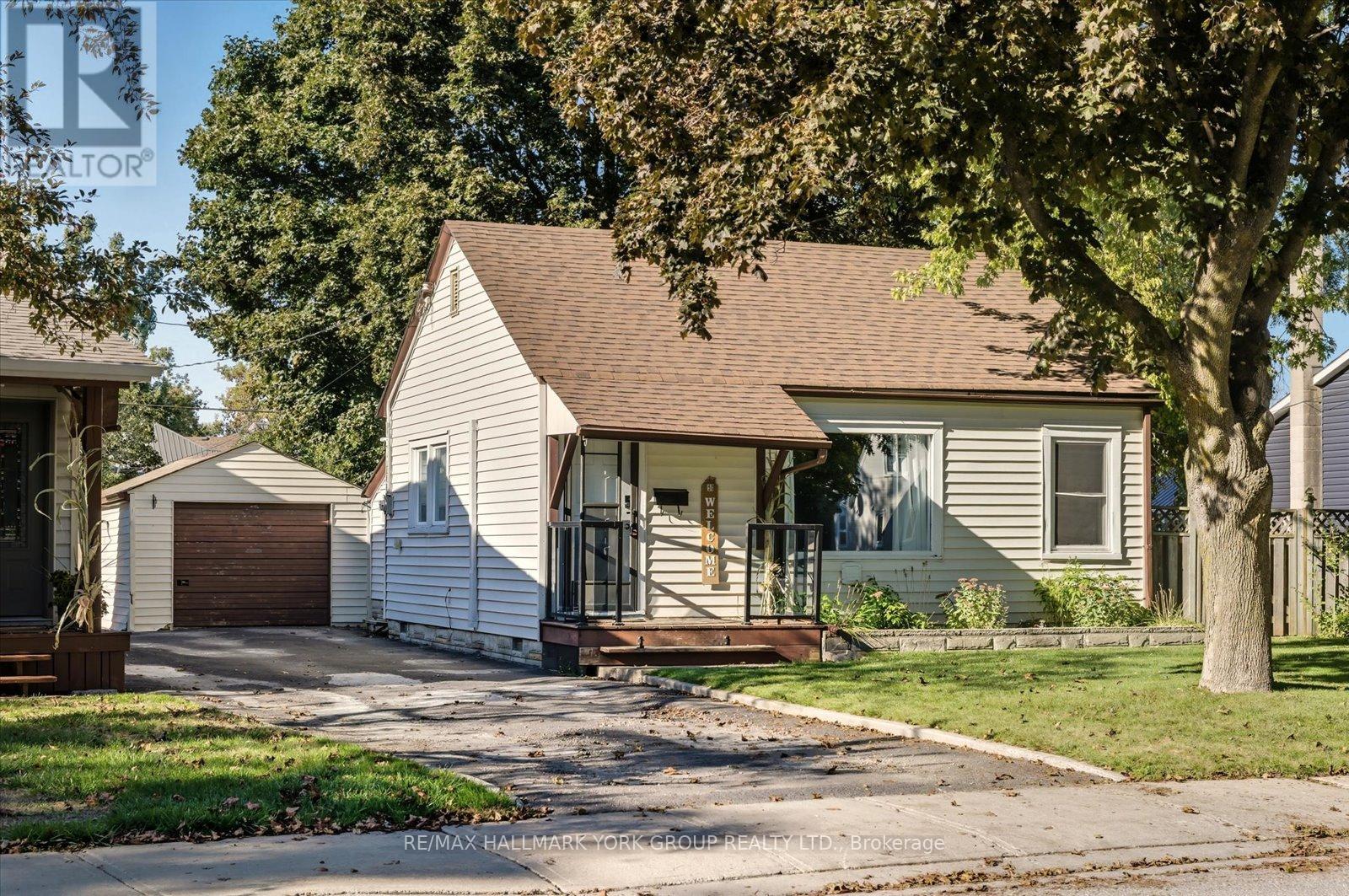 24 Churchill Crescent, Kawartha Lakes (Lindsay), Ontario  K9V 3Y6 - Photo 2 - X12446832