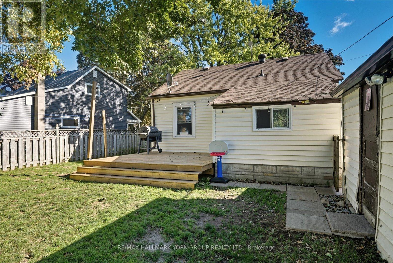 24 Churchill Crescent, Kawartha Lakes (Lindsay), Ontario  K9V 3Y6 - Photo 30 - X12446832