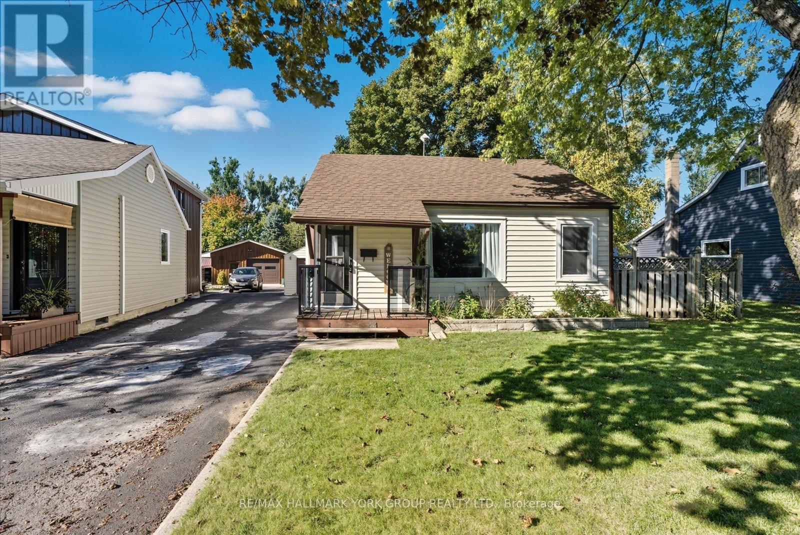 24 Churchill Crescent, Kawartha Lakes (Lindsay), Ontario  K9V 3Y6 - Photo 6 - X12446832