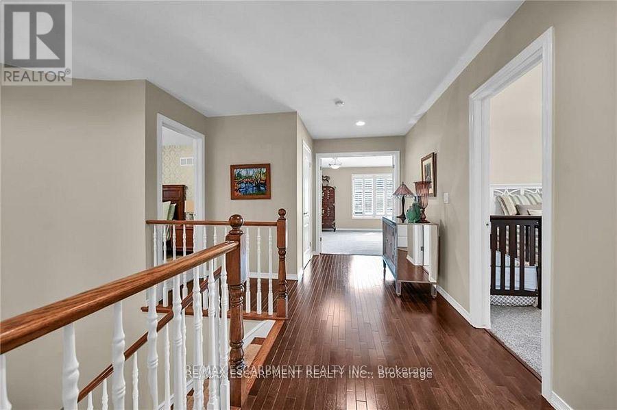 15 Pelham Drive, Hamilton (Meadowlands), Ontario  L9K 1L4 - Photo 24 - X12446850