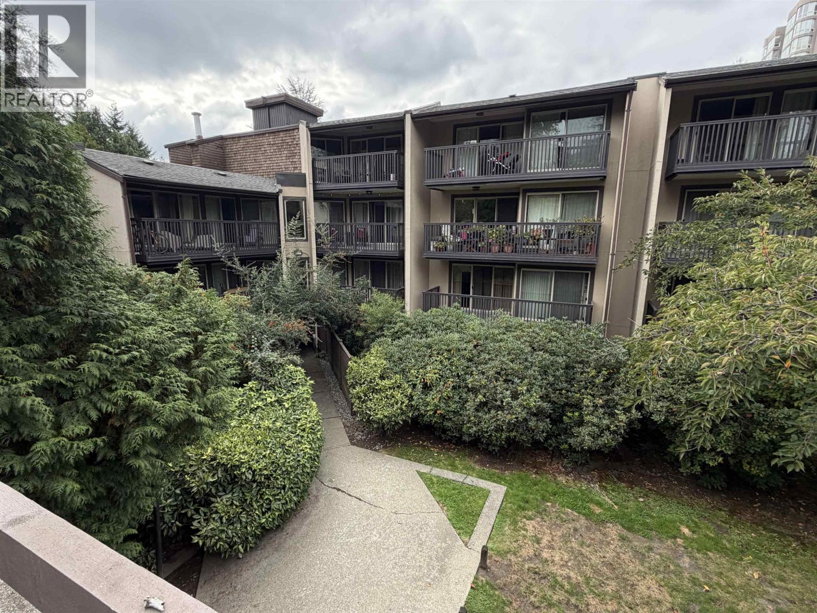 218 9857 MANCHESTER DRIVE, Burnaby, British Columbia